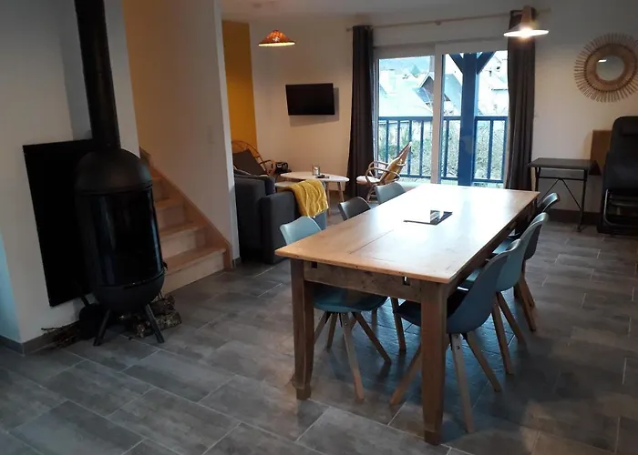 Le Balcon Face A L\'Aspin