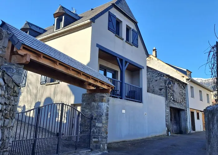 Le Balcon Face A L\'Aspin