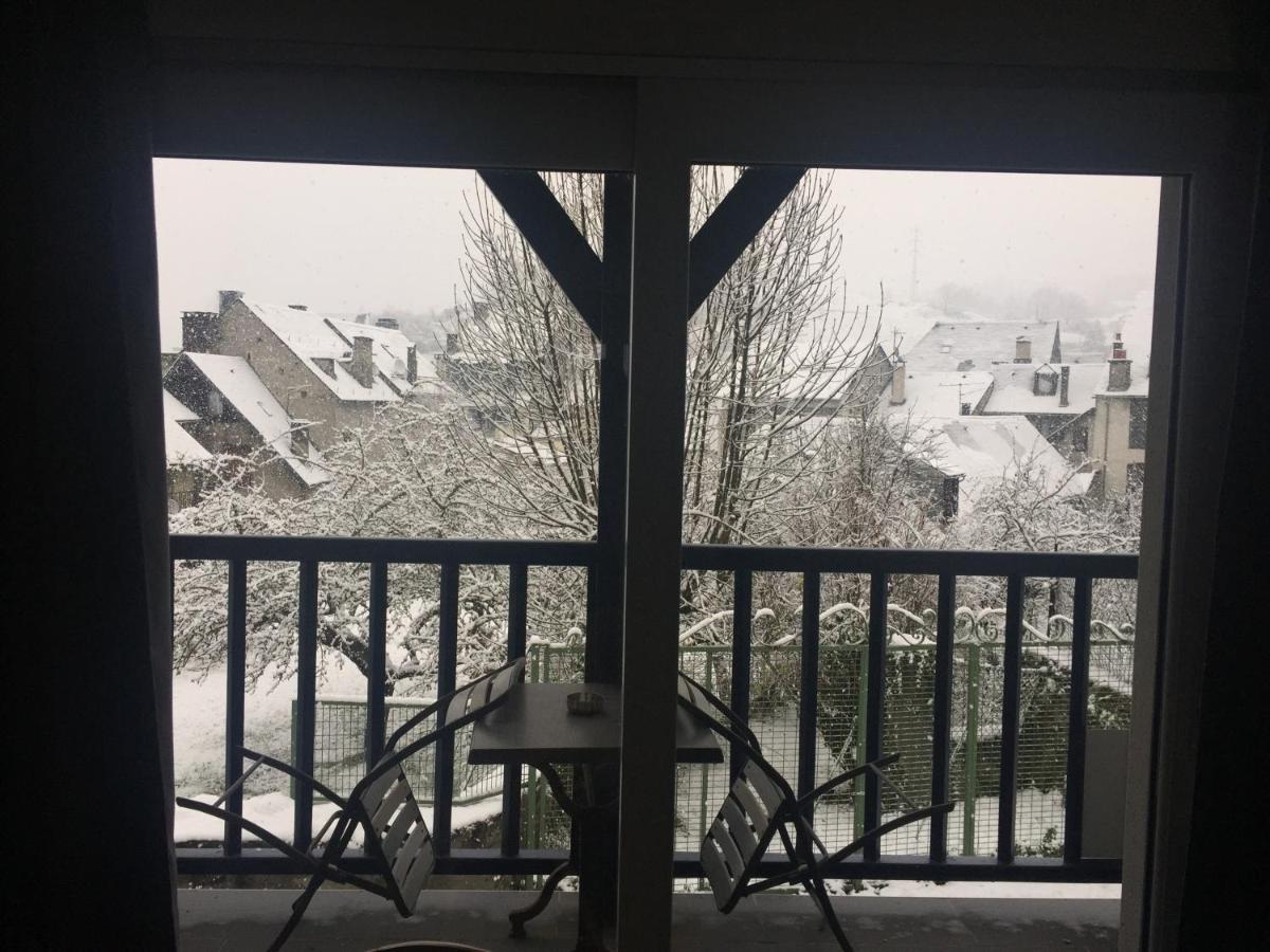 Le Balcon Face A L'aspin